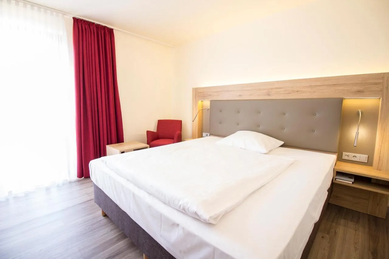 Arvena Park Hotel Nuremberg 4*,